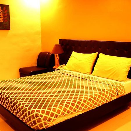 Urbantel Hotel Лусена Екстер'єр фото